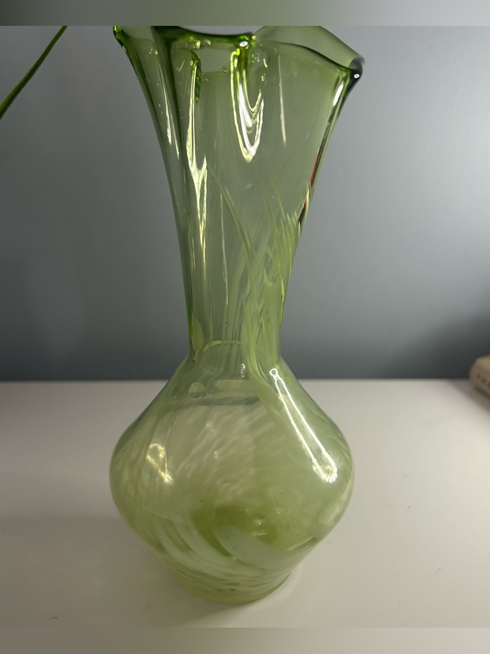 Vintage Hand Blown Green Art Glass Vase 
Ruffled Rim Swirl Pattern 7.25”